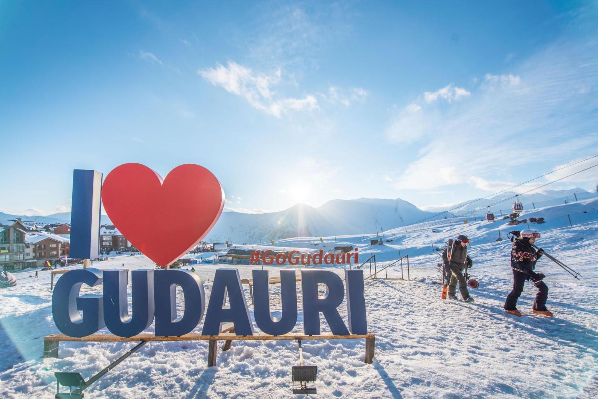 Gudauri Atrium Aparthotel Exteriör bild