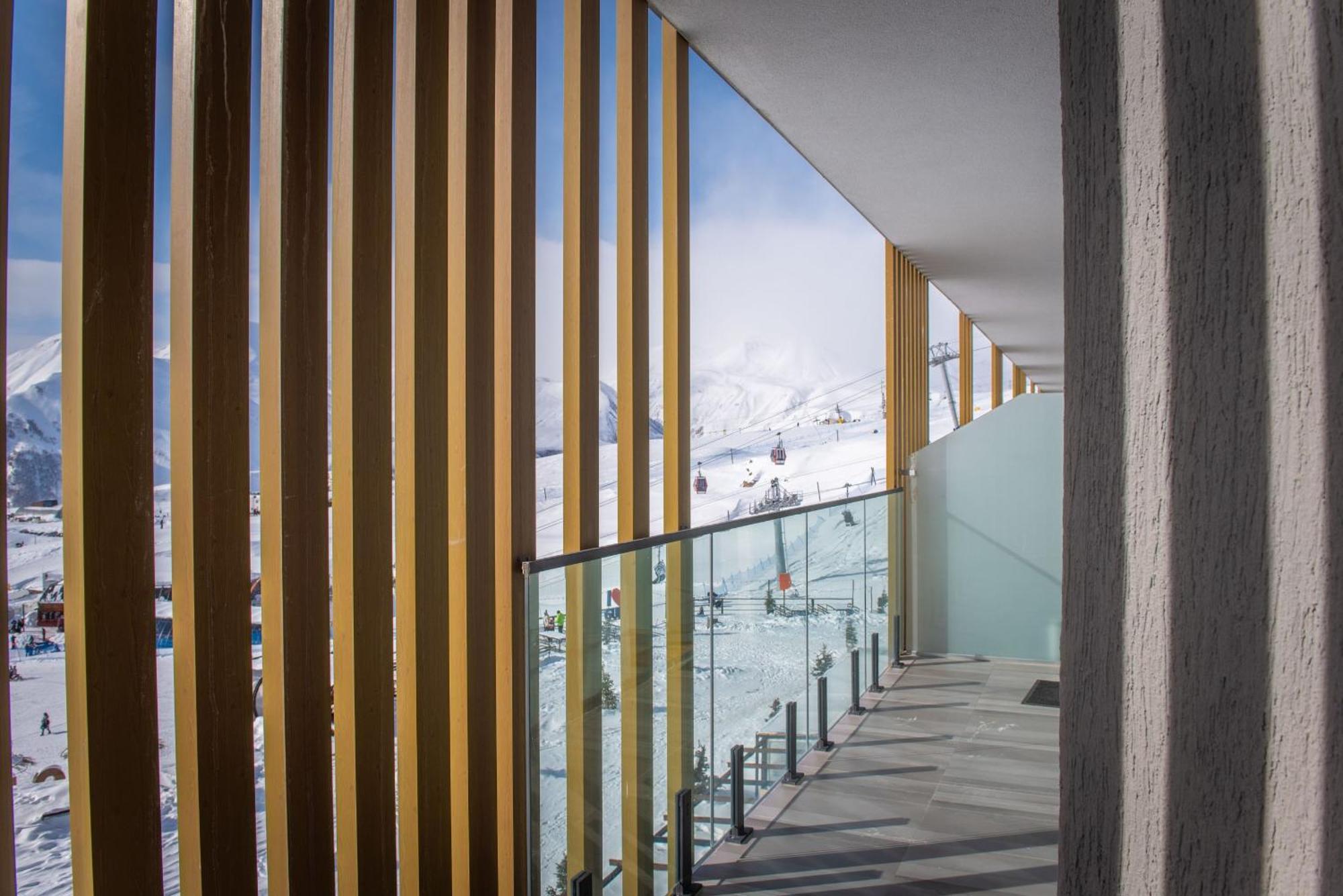 Gudauri Atrium Aparthotel Exteriör bild