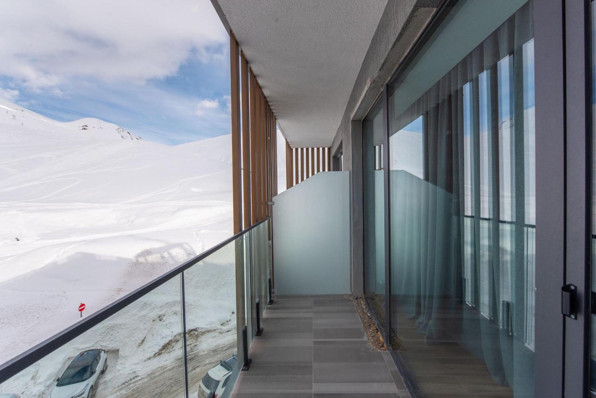 Gudauri Atrium Aparthotel Exteriör bild
