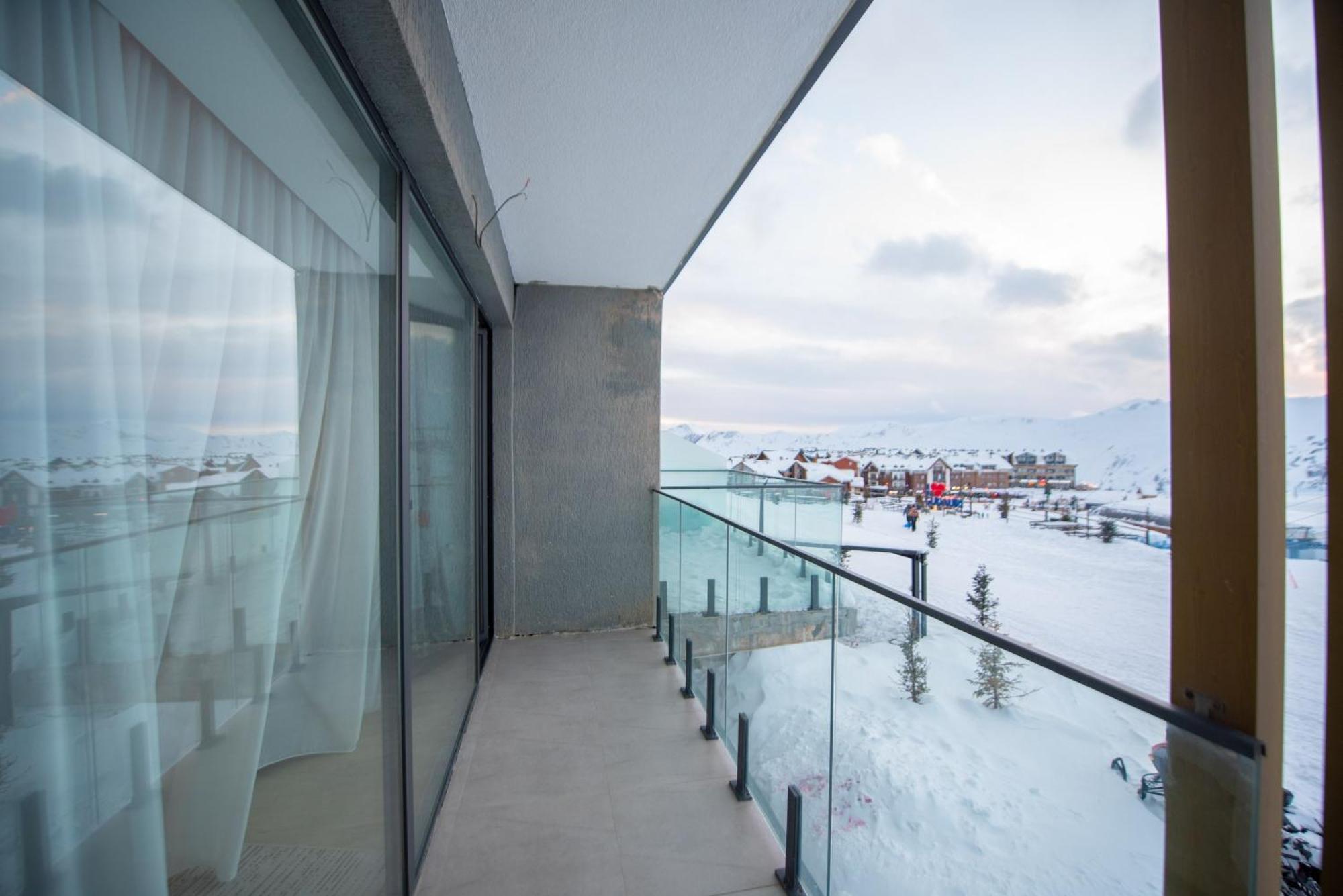 Gudauri Atrium Aparthotel Exteriör bild