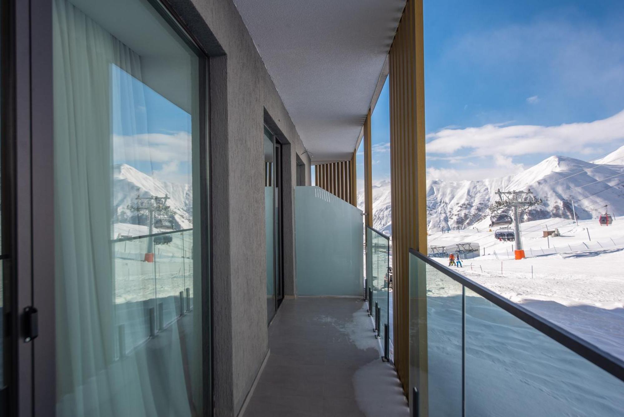 Gudauri Atrium Aparthotel Exteriör bild