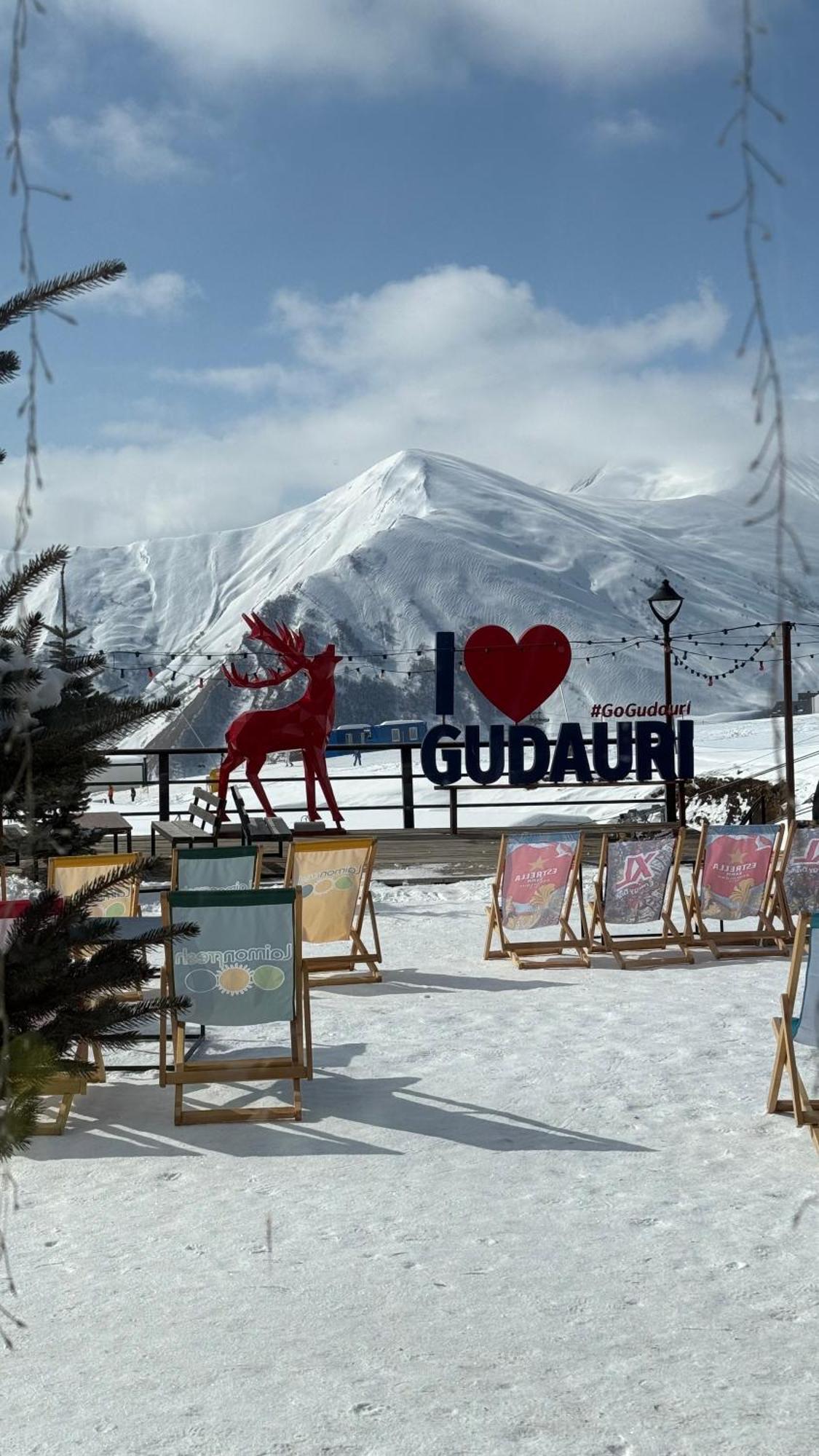 Gudauri Atrium Aparthotel Exteriör bild